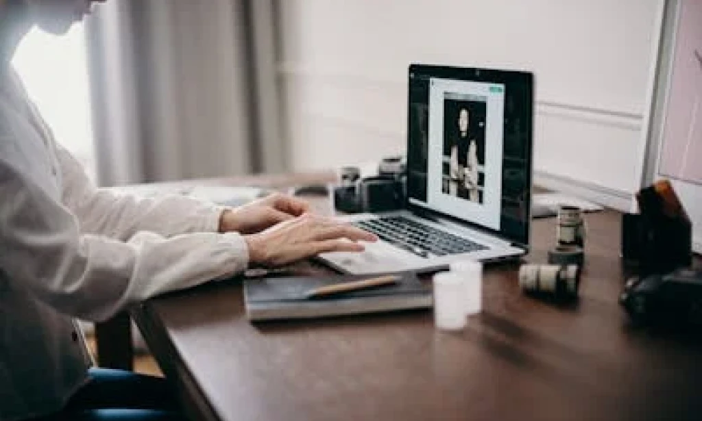 Revolutionizing Freelancing: The Roladel Experience & How to Earn Money with Clicks