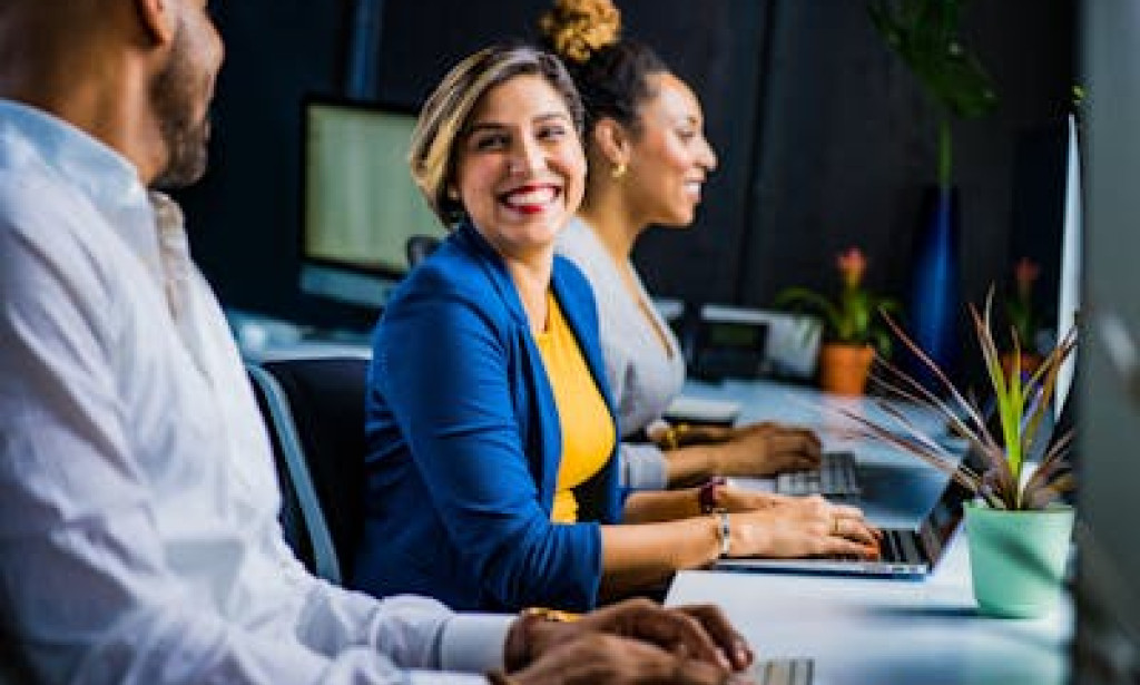 8 Crucial Tips for Respecting Your Boss and Navigating the Workplace