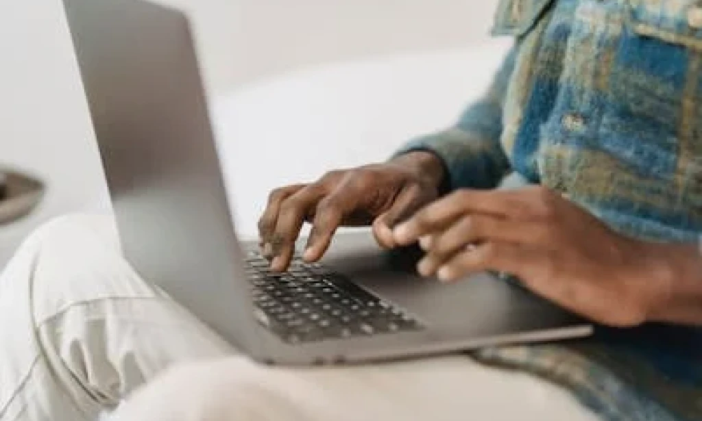 9 Lucrative Online Jobs for Women to Pursue Without Investment