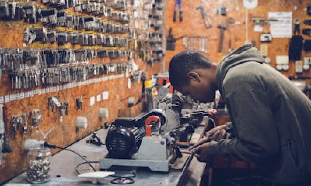 6 Lucrative Work-from-Home Jobs for Undergraduates (No Degree Required)